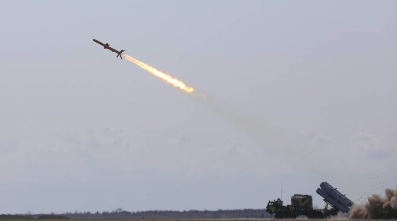 Russian air defense opened fire and shot down the `water god` missile that attacked Crimea 0