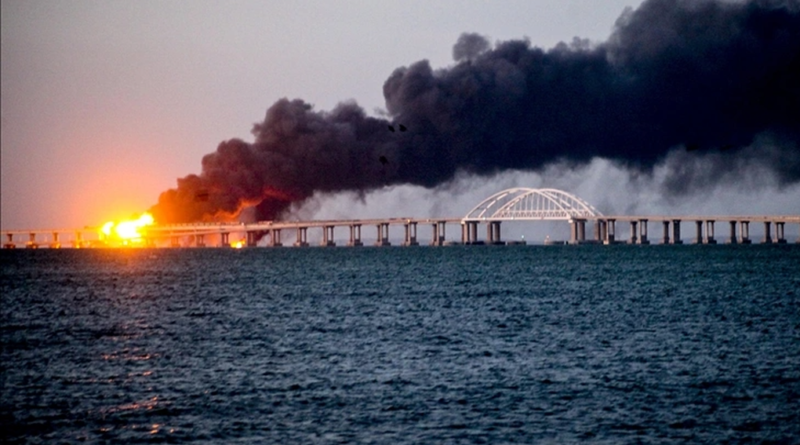 Ukraine announced that it would completely destroy the Crimea bridge 0